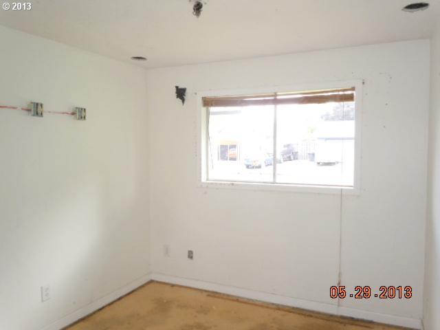 5575 Southeast Rancho Street Hillsboro, OR 97124 - Photo 8 of 16 Gallery Image 8