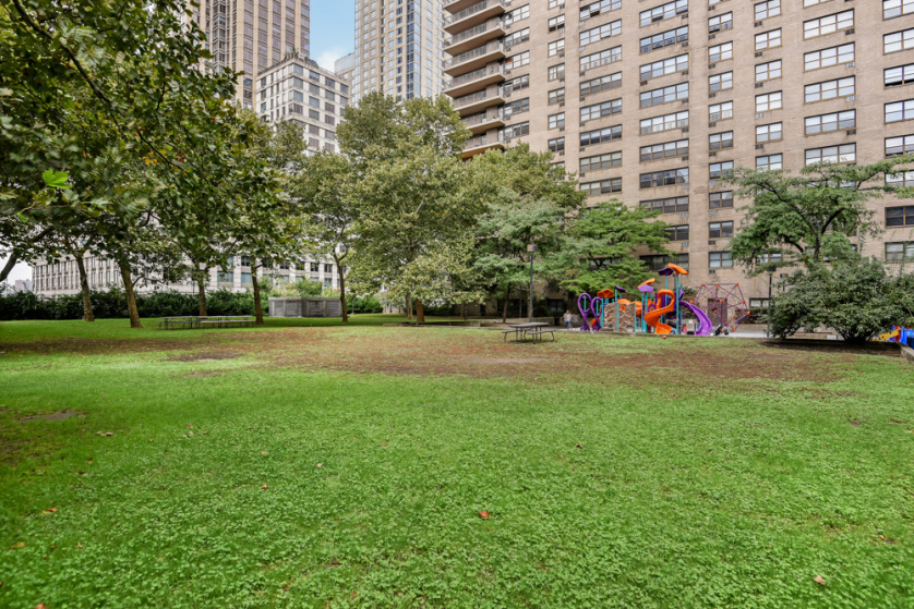 165 West End Avenue, Unit 28J Manhattan, NY 10023 - Photo 11 of 12