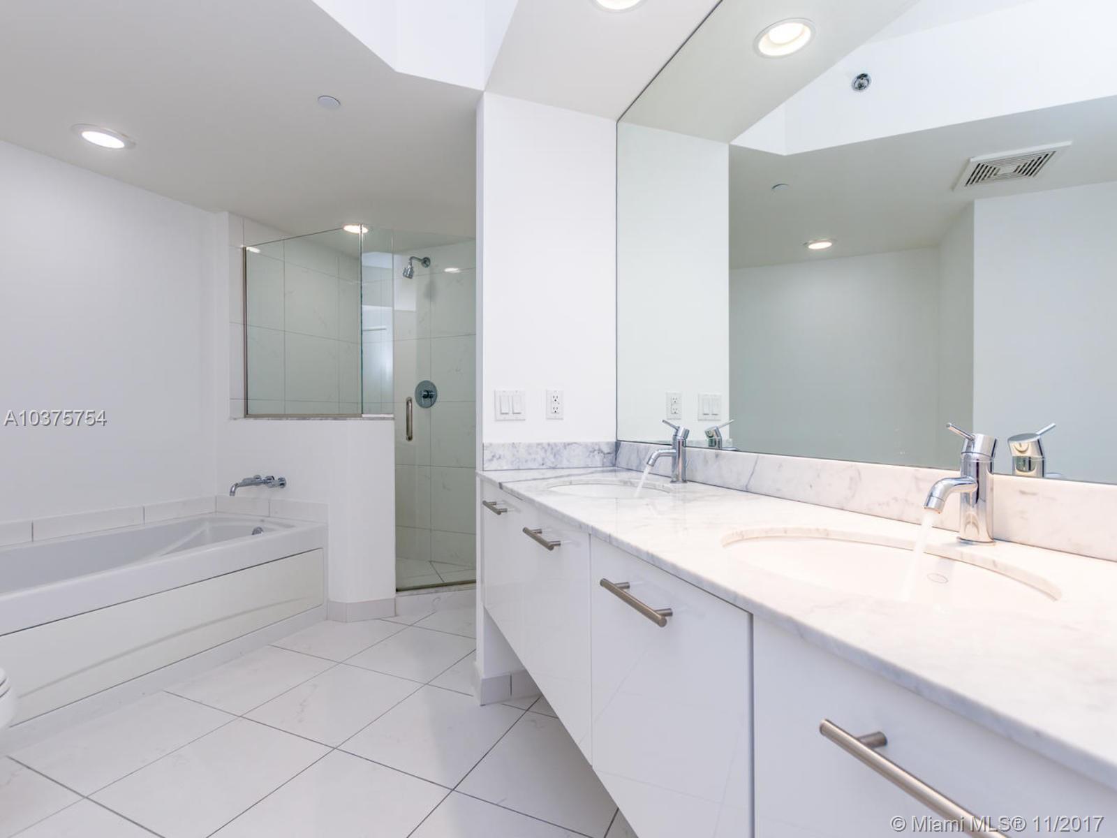 55 Southeast 6th Street, Unit 2610 Miami, FL 33131 - Photo 22 of 33