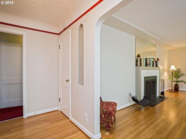 601 Southwest Chestnut Street Portland, OR 97219 - Photo 5 of 16 Gallery Image 5