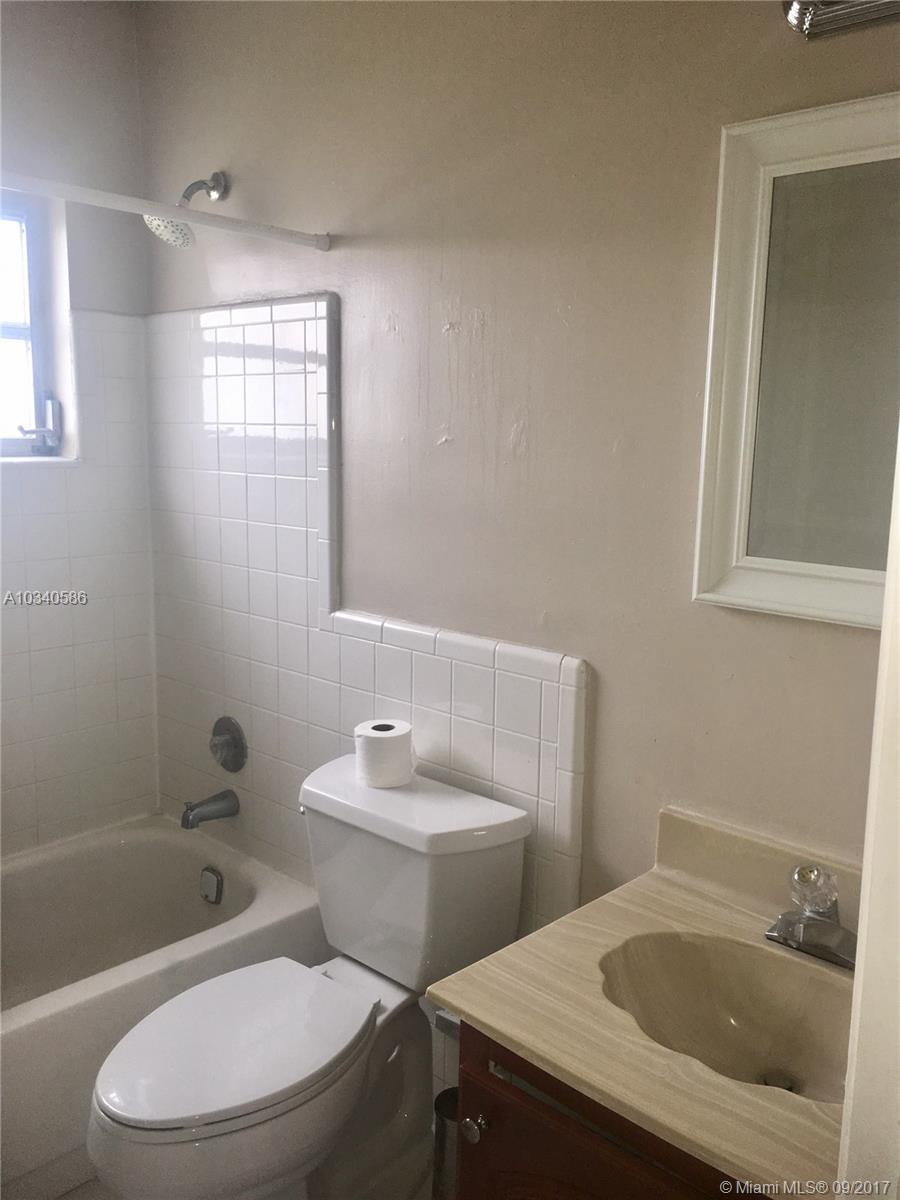 6830 Northwest 81st Street Tamarac, FL 33321 - Photo 9 of 17