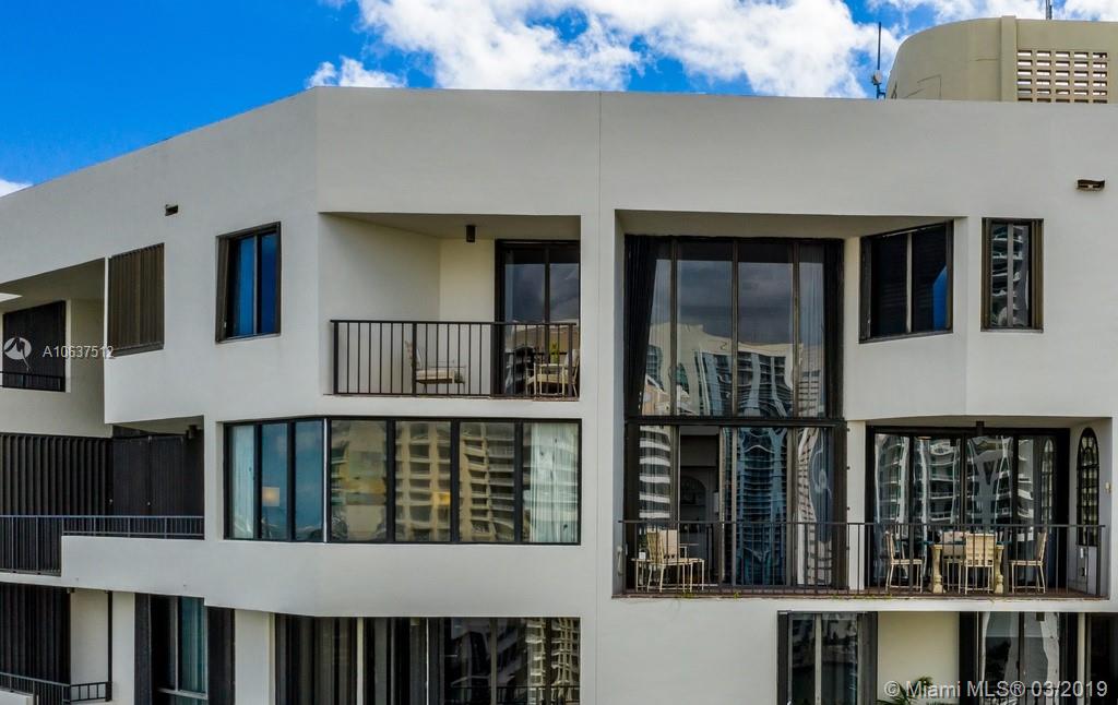 520 Brickell Key Drive, Unit APH00 Miami, FL 33131 - Photo 19 of 48
