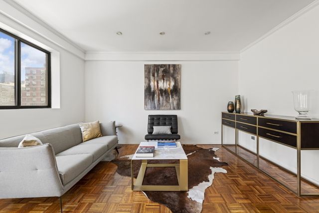 $908,000 | 218 East 29th Street, Unit 8 FLR | Kips Bay