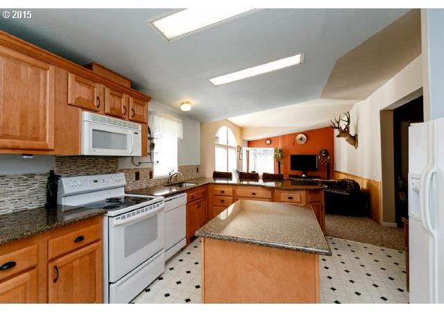 555 Southwest Stepien Road Gaston, OR 97119 - Photo 10 of 16 Gallery Image 10
