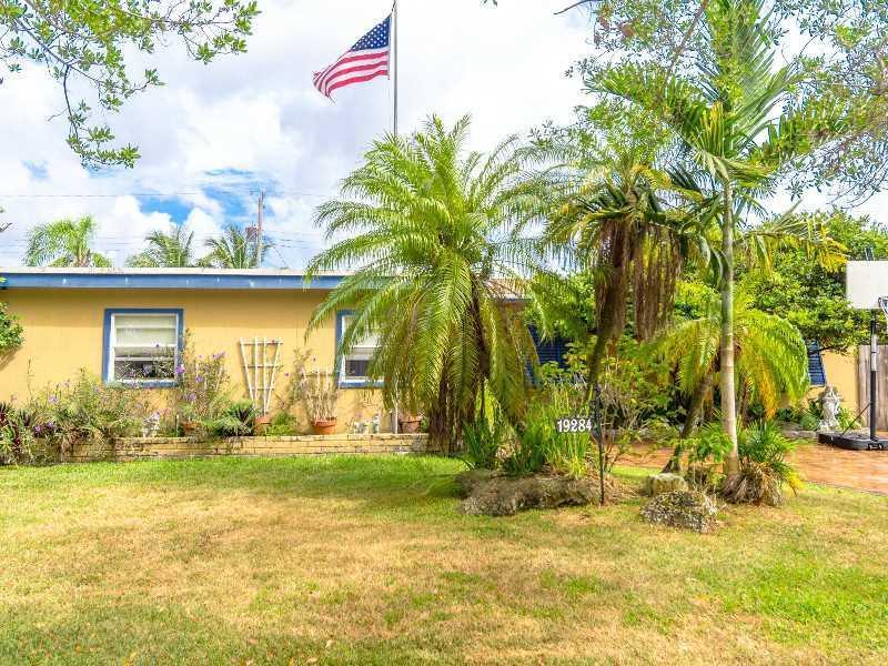19284 Southwest 92nd Road Cutler Bay, FL 33157 - Photo 19 of 27