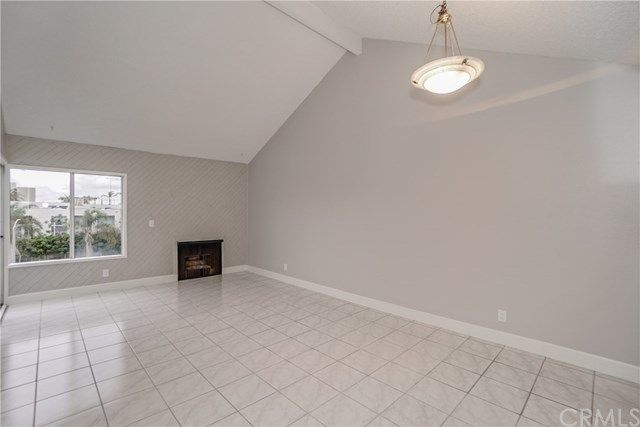 $350,000 | 955 East 3rd Street, Unit 405, Long Beach, CA 90802