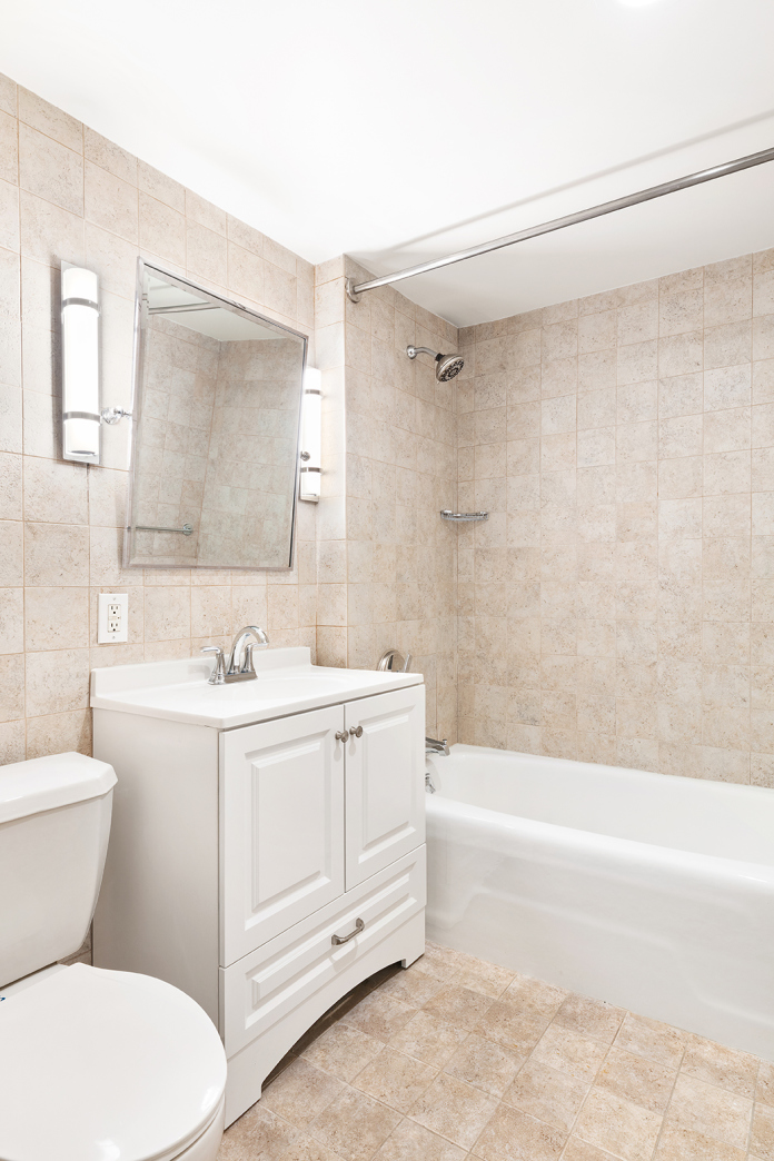 359 West 11th Street, Unit 2C Manhattan, NY 10014 - Photo 8 of 9