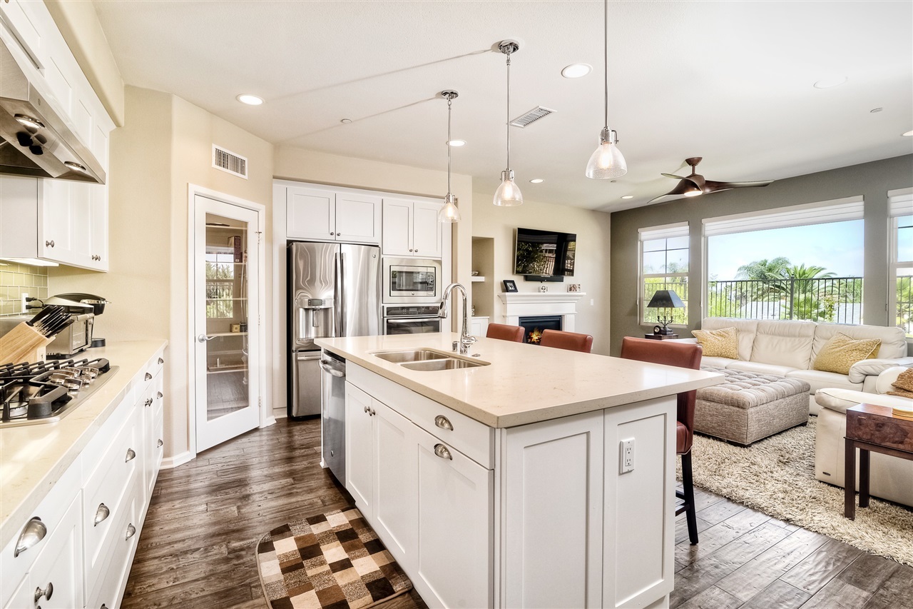 7363 Circulo Ronda Carlsbad, CA 92009 - Photo 6 of 25