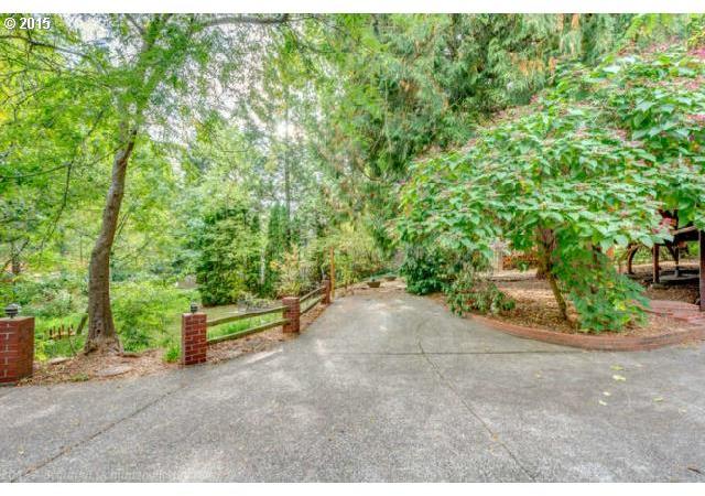 7301 Southwest Barbara Lane Portland, OR 97223 - Photo 12 of 26