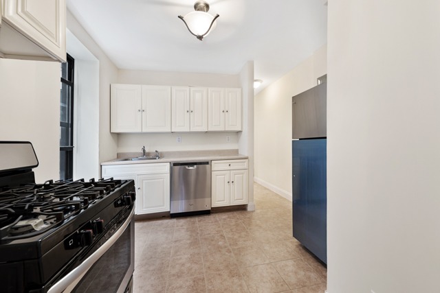 223 13th Street, Unit 6 Brooklyn, NY 11215 - Photo 2 of 6