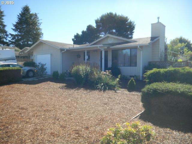 526 Evergreen Loop Reedsport, OR 97467 - Photo 2 of 16 Gallery Image 2