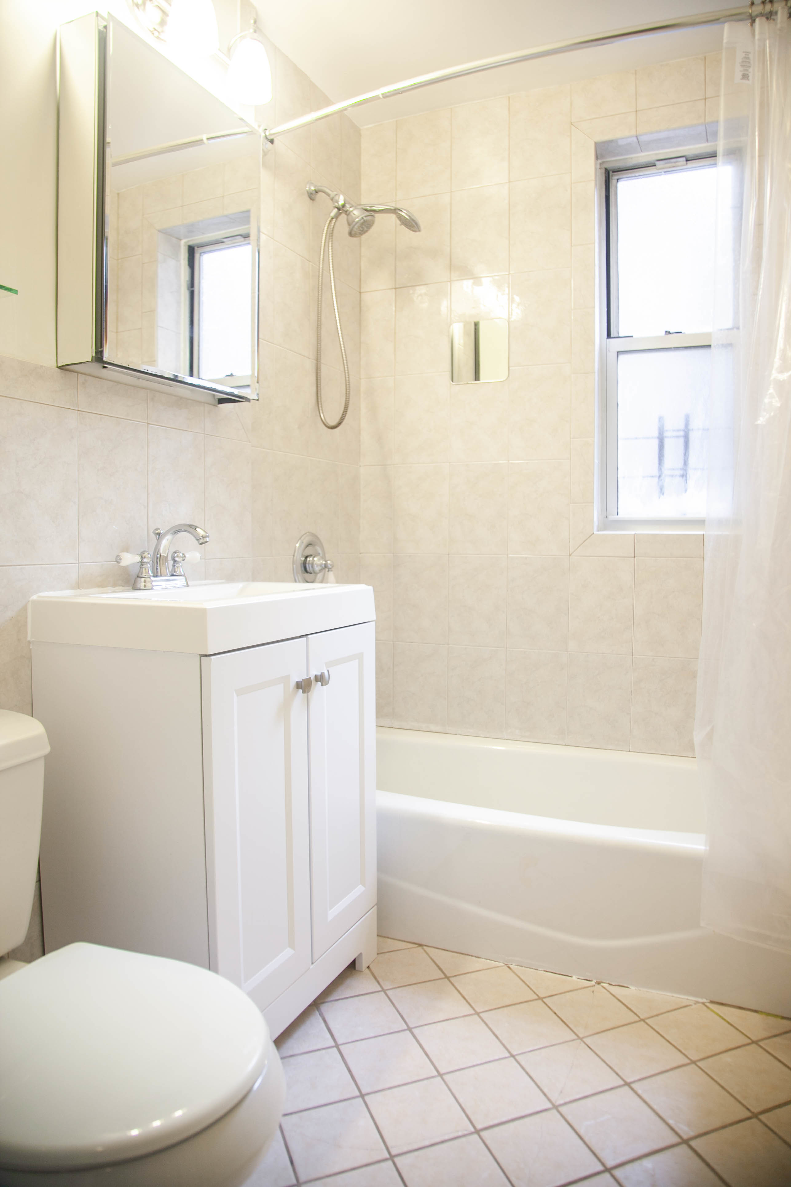 143 Bennett Avenue, Unit 2P Manhattan, NY 10040 - Photo 8 of 12