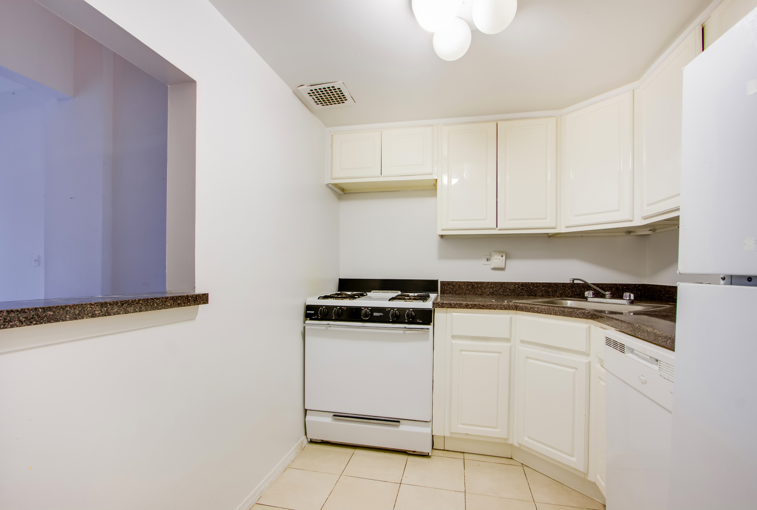 320 East 65th Street, Unit 413 Manhattan, NY 10065 - Photo 3 of 5