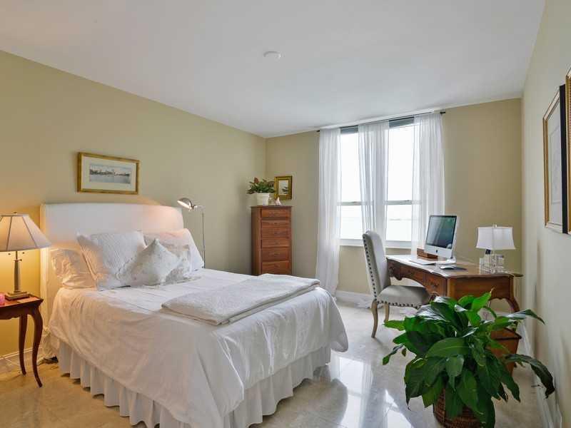 701 Brickell Key Boulevard, Unit 1402 Miami, FL 33131 - Photo 10 of 20