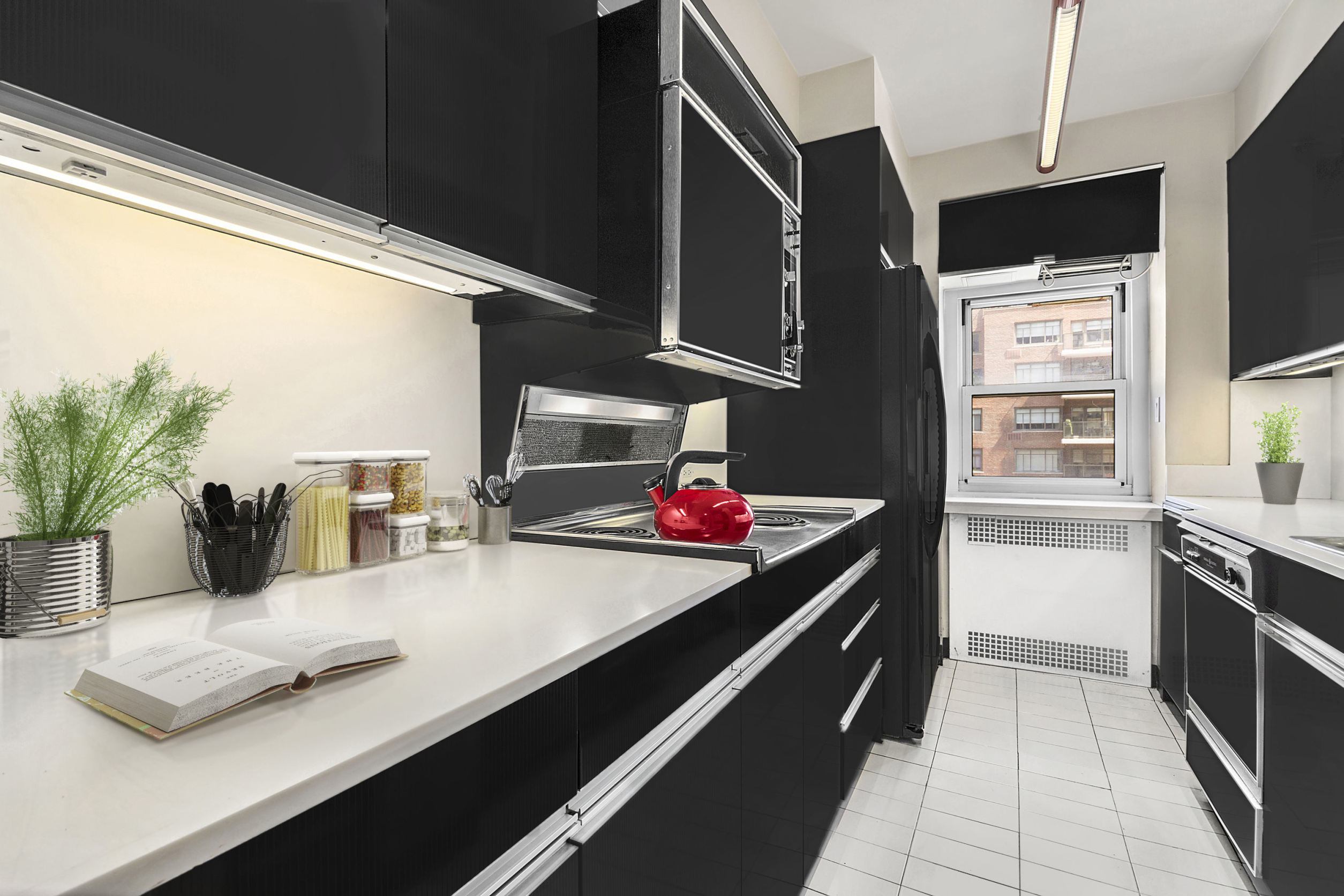 710 Park Avenue, Unit 14C Manhattan, NY 10021 - Photo 4 of 8
