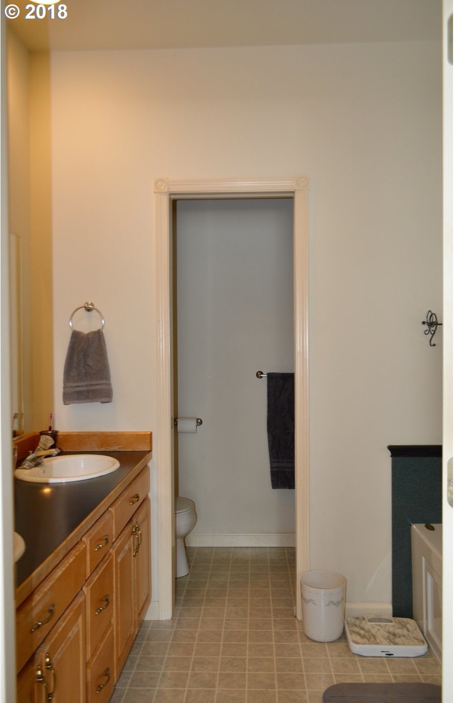 692 72nd Street Springfield, OR 97478 - Photo 13 of 22