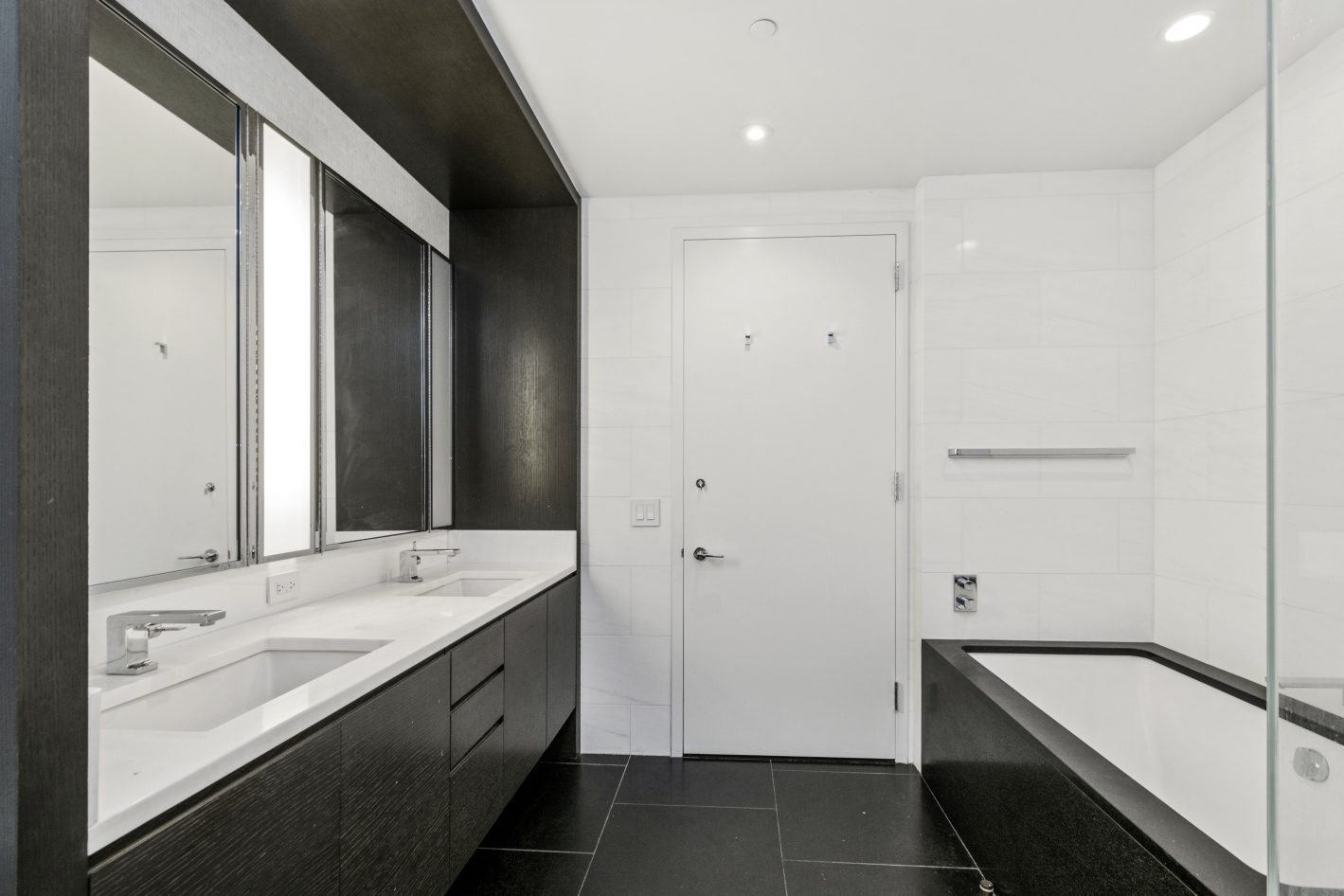 50 Riverside Boulevard, Unit 9J Manhattan, NY 10069 - Photo 4 of 9