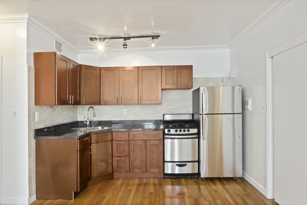 447 Hudson Street, Unit 3R Manhattan, NY 10014 - Photo 1 of 5