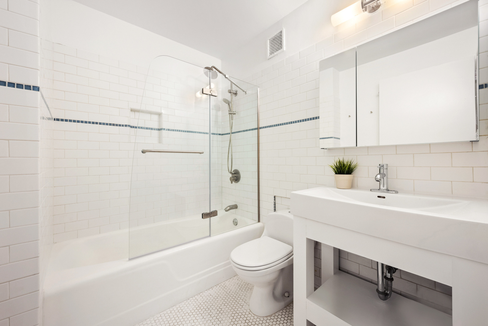 275 Greenwich Street, Unit 2K Manhattan, NY 10007 - Photo 5 of 7