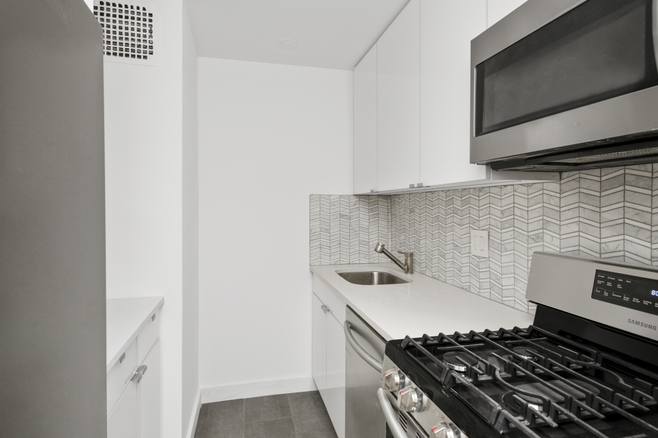 440 East 79th Street, Unit 5C Manhattan, NY 10075 - Photo 9 of 16