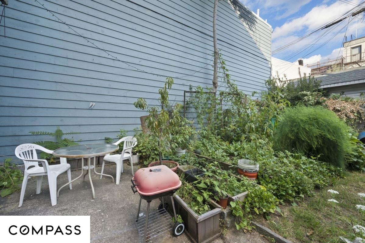 354 Menahan Street, Unit 1R Brooklyn, NY 11237 - Photo 3 of 3