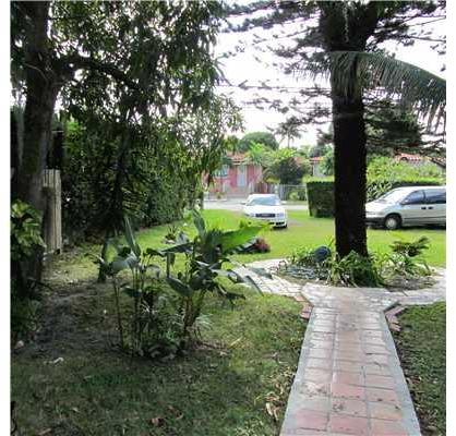 2953 Southwest 17th Street Miami, FL 33145 - Photo 2 of 25