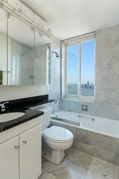 200 Rector Place, Unit 36E Manhattan, NY 10280 - Photo 9 of 12