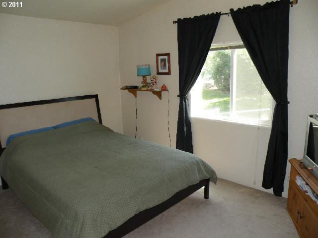 20650 Northeast Sandview Drive Fairview, OR 97024 - Photo 11 of 16