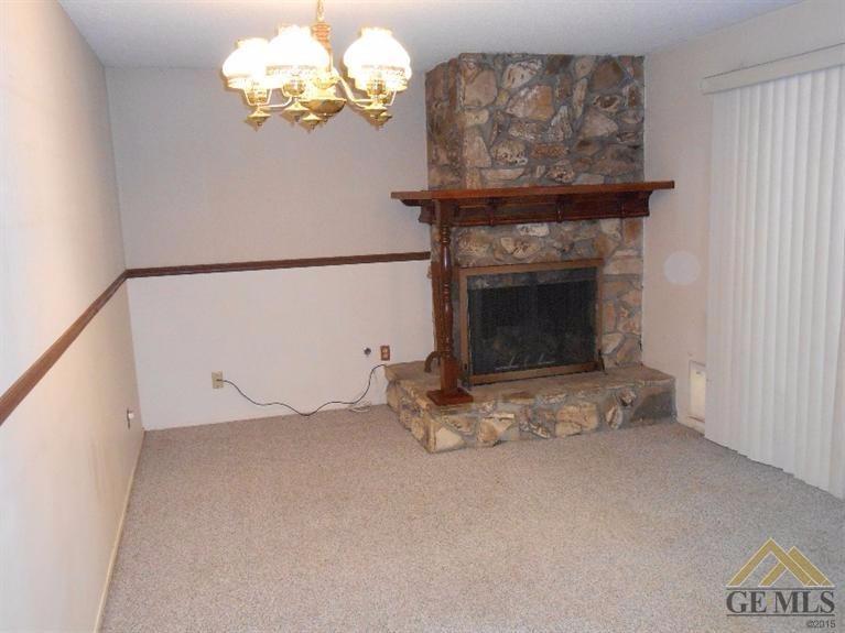 919 Butler Road Bakersfield, CA 93304 - Photo 10 of 19 Dining area