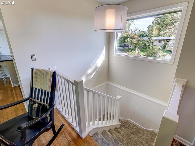 6329 Southwest Huber Street Portland, OR 97219 - Photo 11 of 16 Gallery Image 11