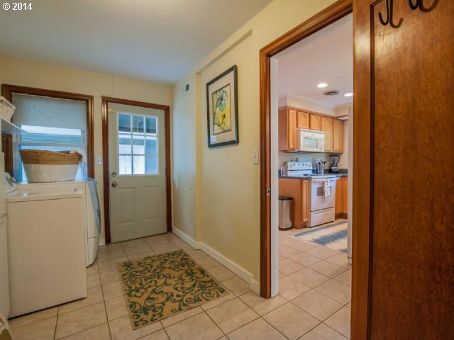 11545 Southwest Greenburg Road Tigard, OR 97223 - Photo 11 of 16 Gallery Image 11
