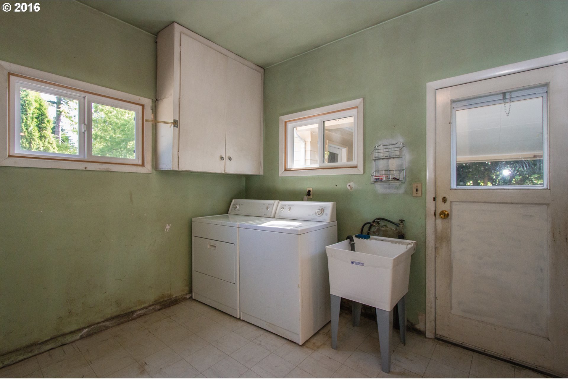 8360 Southwest Oleson Road Portland, OR 97223 - Photo 9 of 27 Gallery Image 9