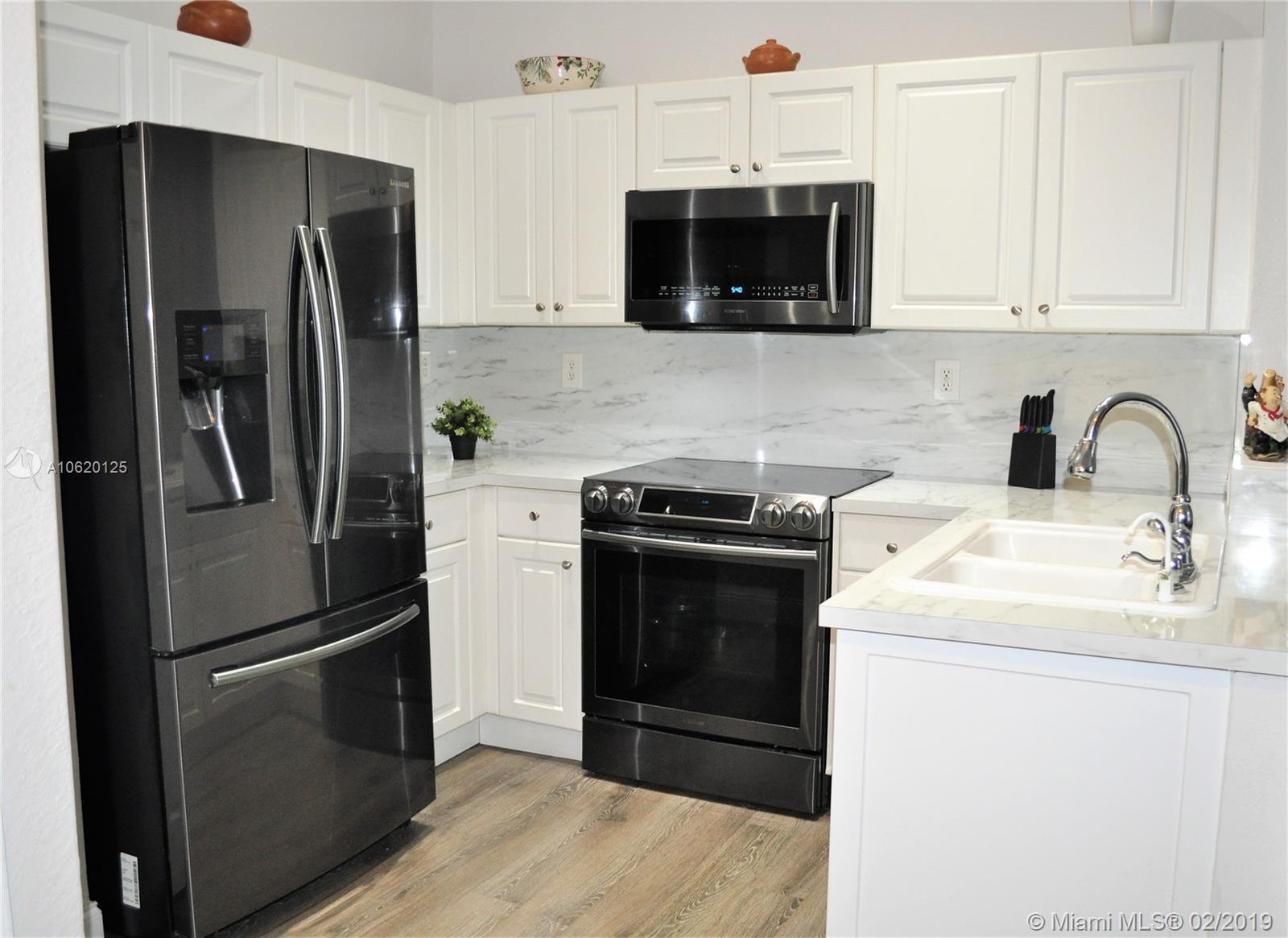 18709 Southwest 28th Street Miramar, FL 33029 - Photo 4 of 25