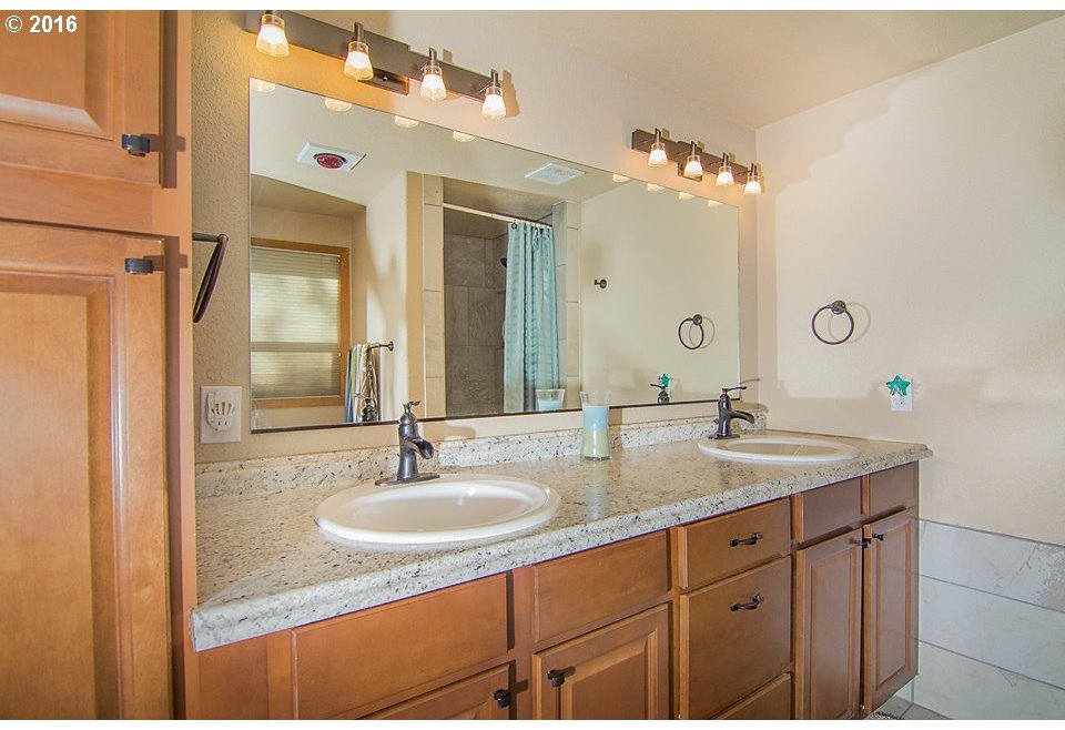 3809 Elgarose Road Roseburg, OR 97471 - Photo 14 of 32 Gallery Image 14
