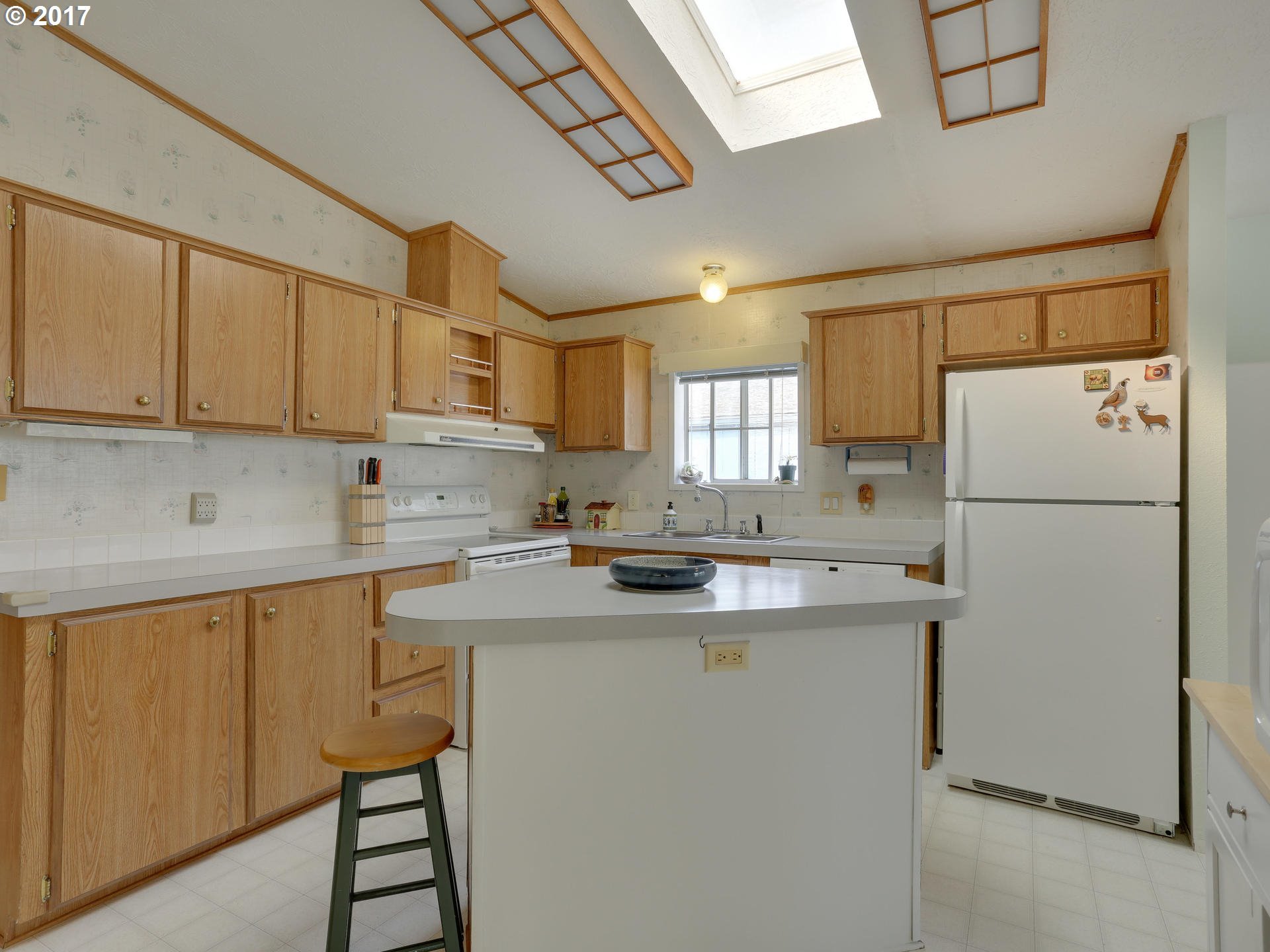 931 Southwest Sunset Way Troutdale, OR 97060 - Photo 20 of 32