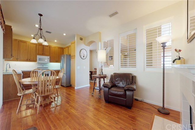 28427 Nicholas Circle Saugus, CA 91350 - Photo 14 of 32