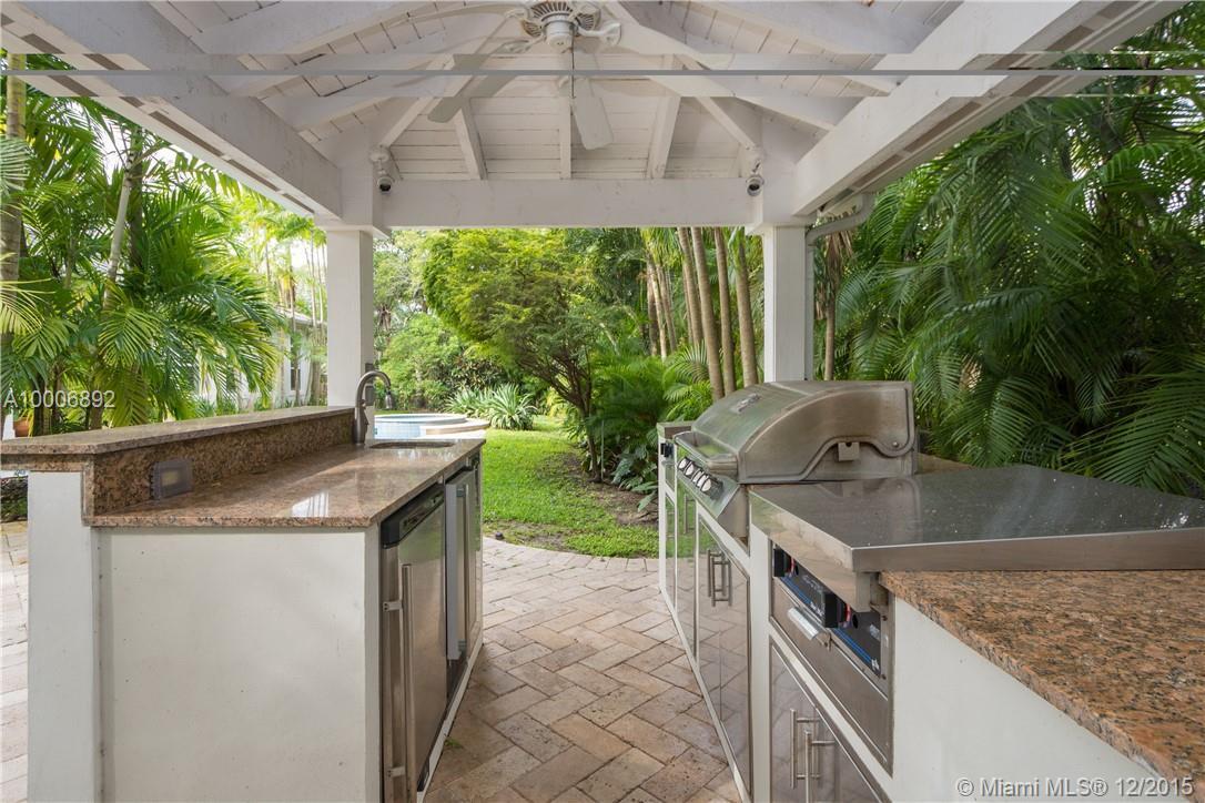 8519 Southwest 122nd Street Miami, FL 33156 - Photo 7 of 23