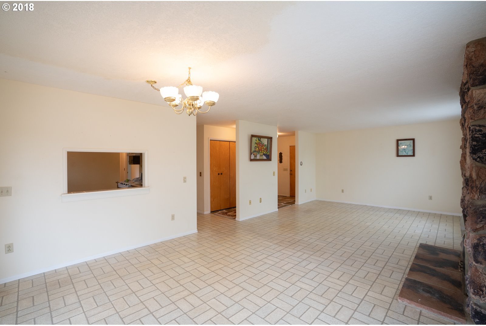 30195 Southeast Gruber Road Estacada, OR 97023 - Photo 6 of 32 Gallery Image 6