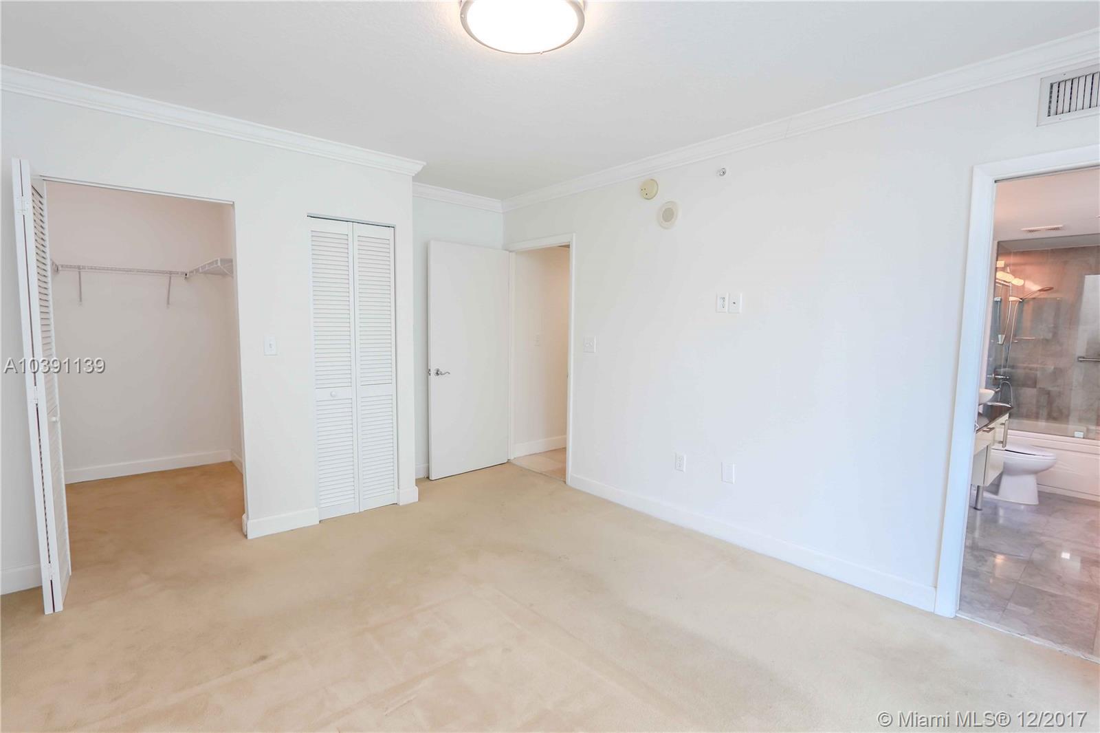 31 Southeast 5th Street, Unit 3110 Miami, FL 33131 - Photo 15 of 36