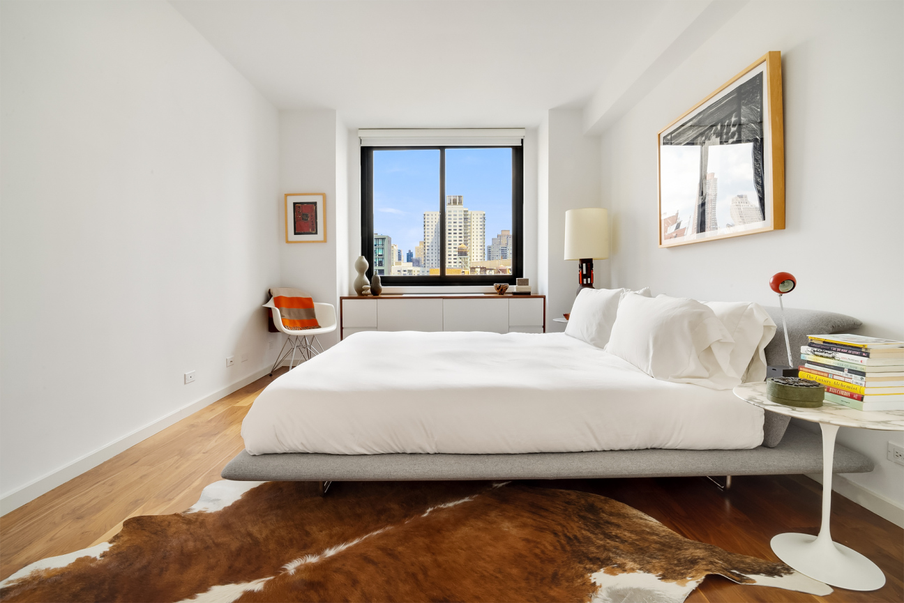 515 East 72nd Street, Unit 12L Manhattan, NY 10021 - Photo 4 of 12