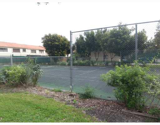 3811 Simms Street, Unit 3811 Hollywood, FL 33021 - Photo 4 of 6