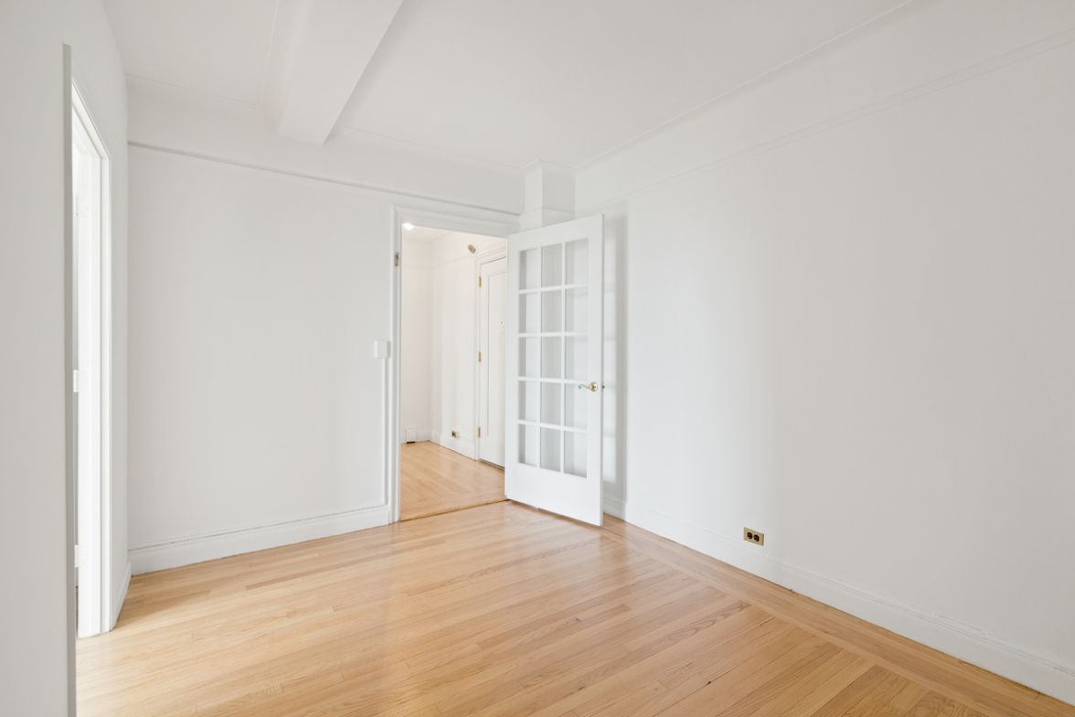 301 East 21st Street, Unit 15C Manhattan, NY 10010 - Photo 3 of 7