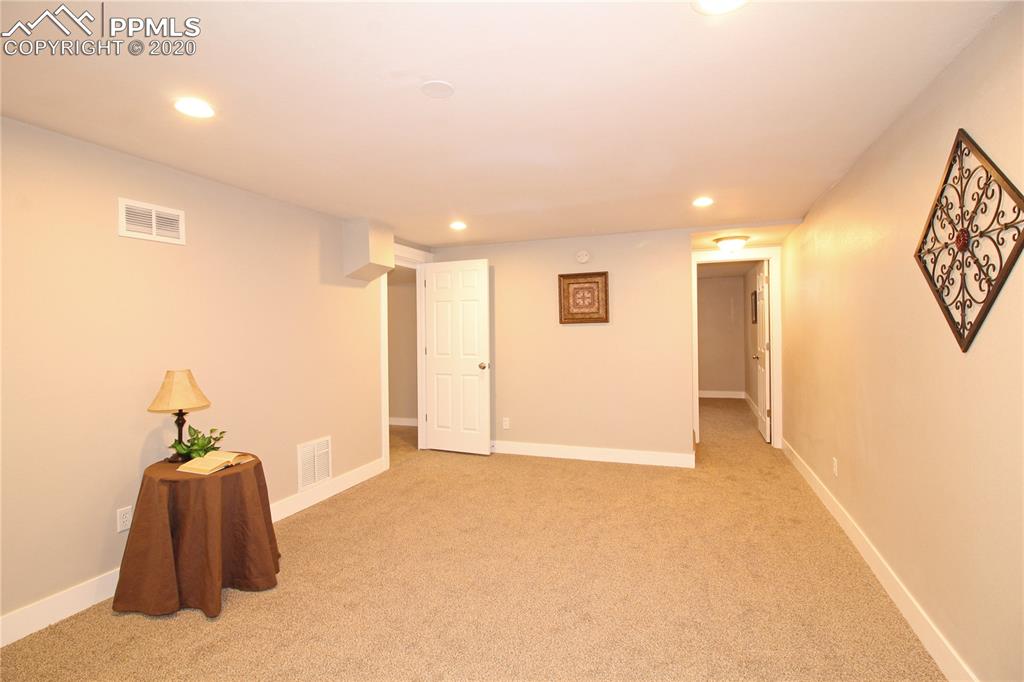 1211 Prairie Road Colorado Springs, CO 80909 - Photo 18 of 34
