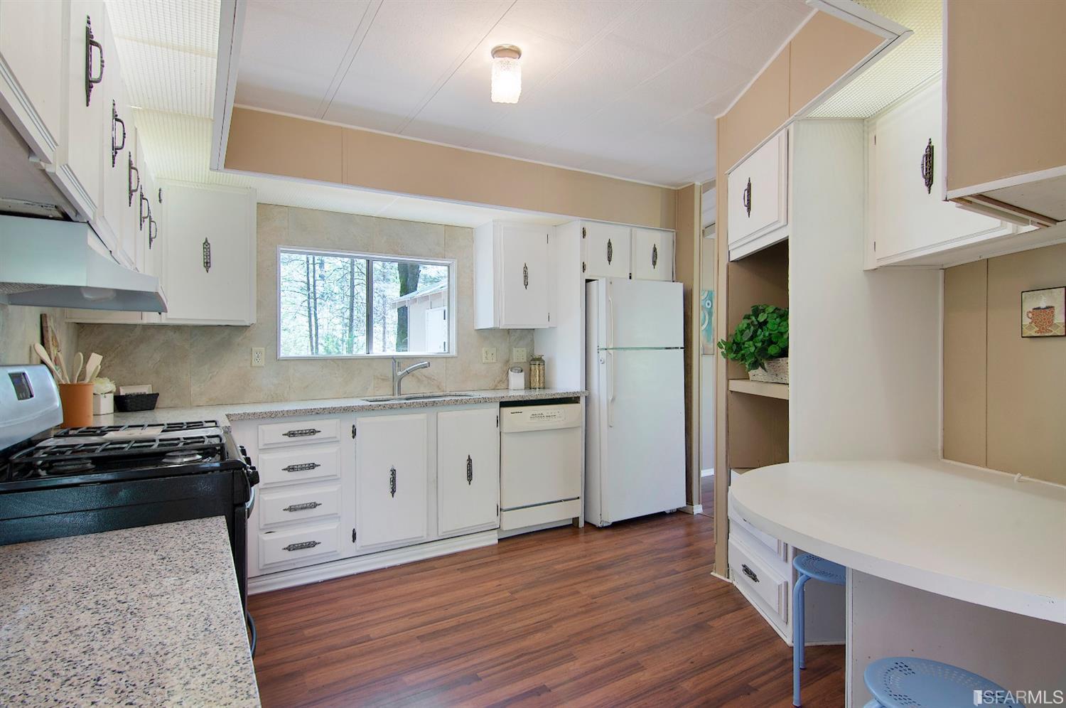 10400 Smith Road Grass Valley, CA 95949 - Photo 14 of 26 Gallery Image 14