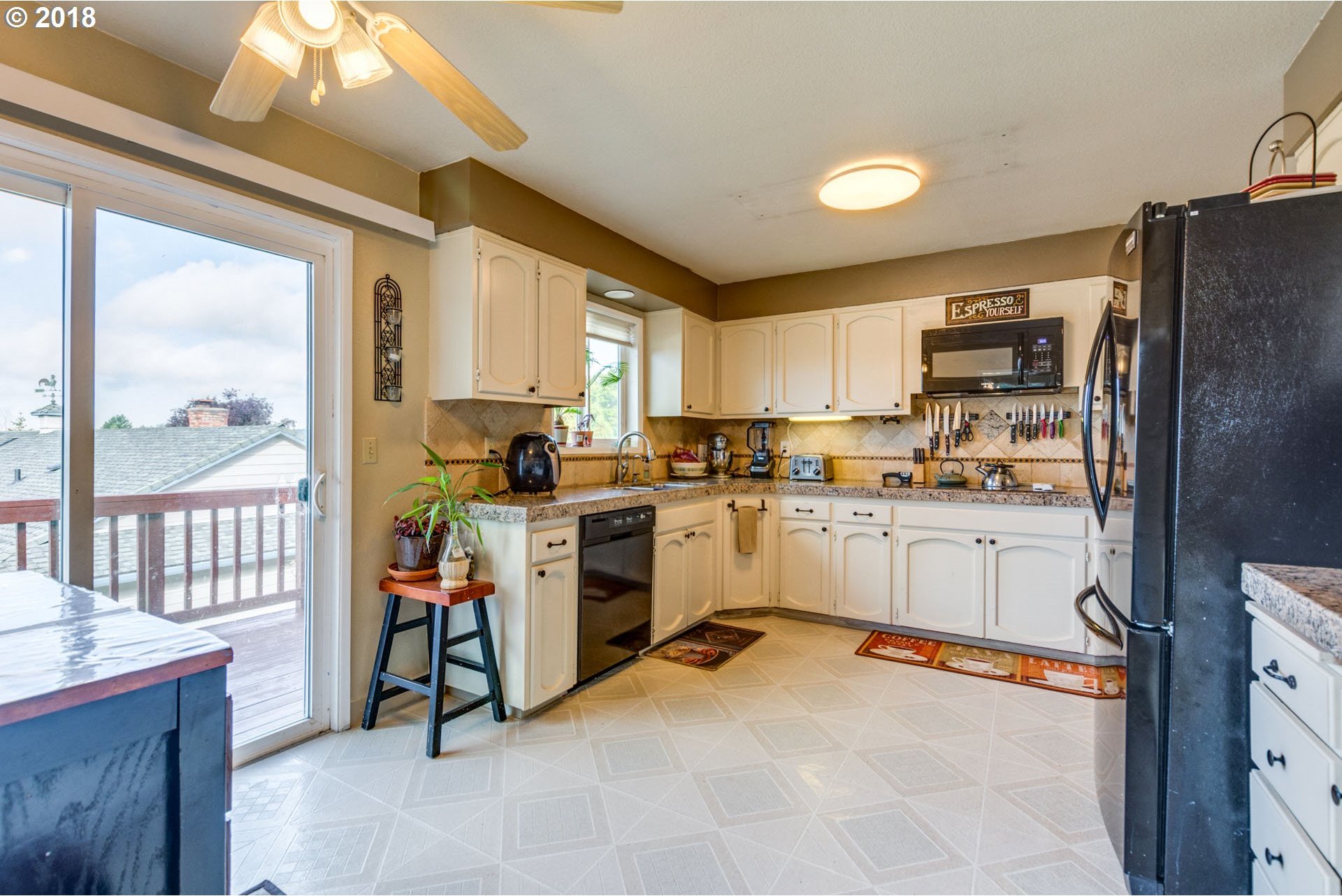 1695 Southwest 27th Street Gresham, OR 97080 - Photo 9 of 32 Gallery Image 9