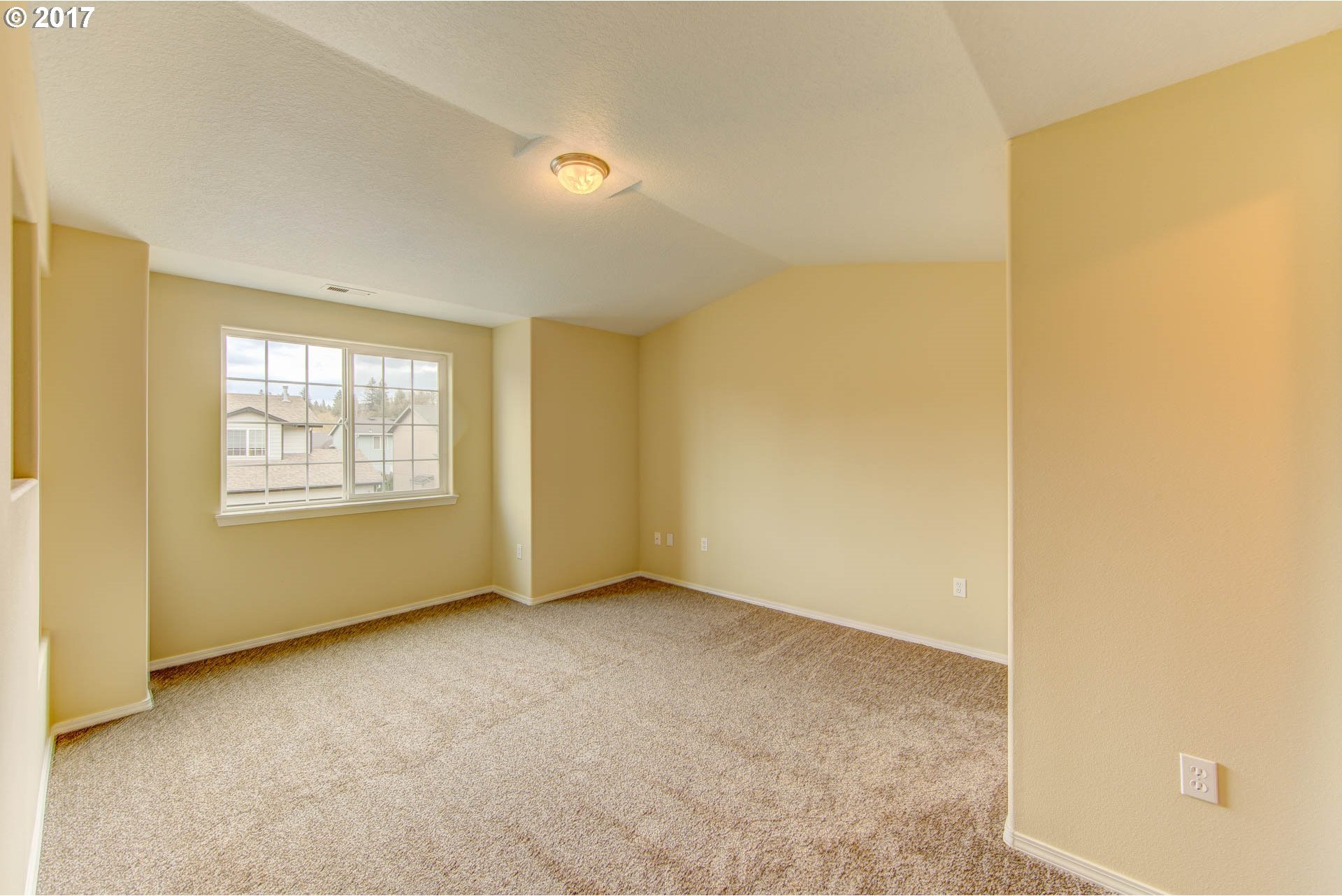 1180 Southwest Ivory Loop Gresham, OR 97080 - Photo 8 of 19