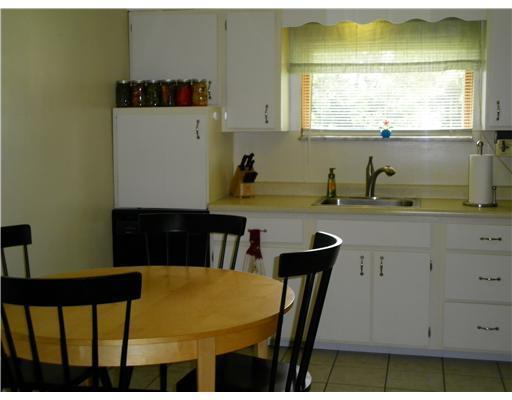 2741 Highway 982 Mount Pleasant, PA 15666 - Photo 4 of 18