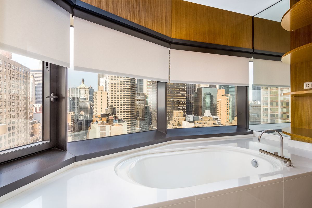 50 United Nations Plaza, Unit 24A Manhattan, NY 10017 - Photo 11 of 16