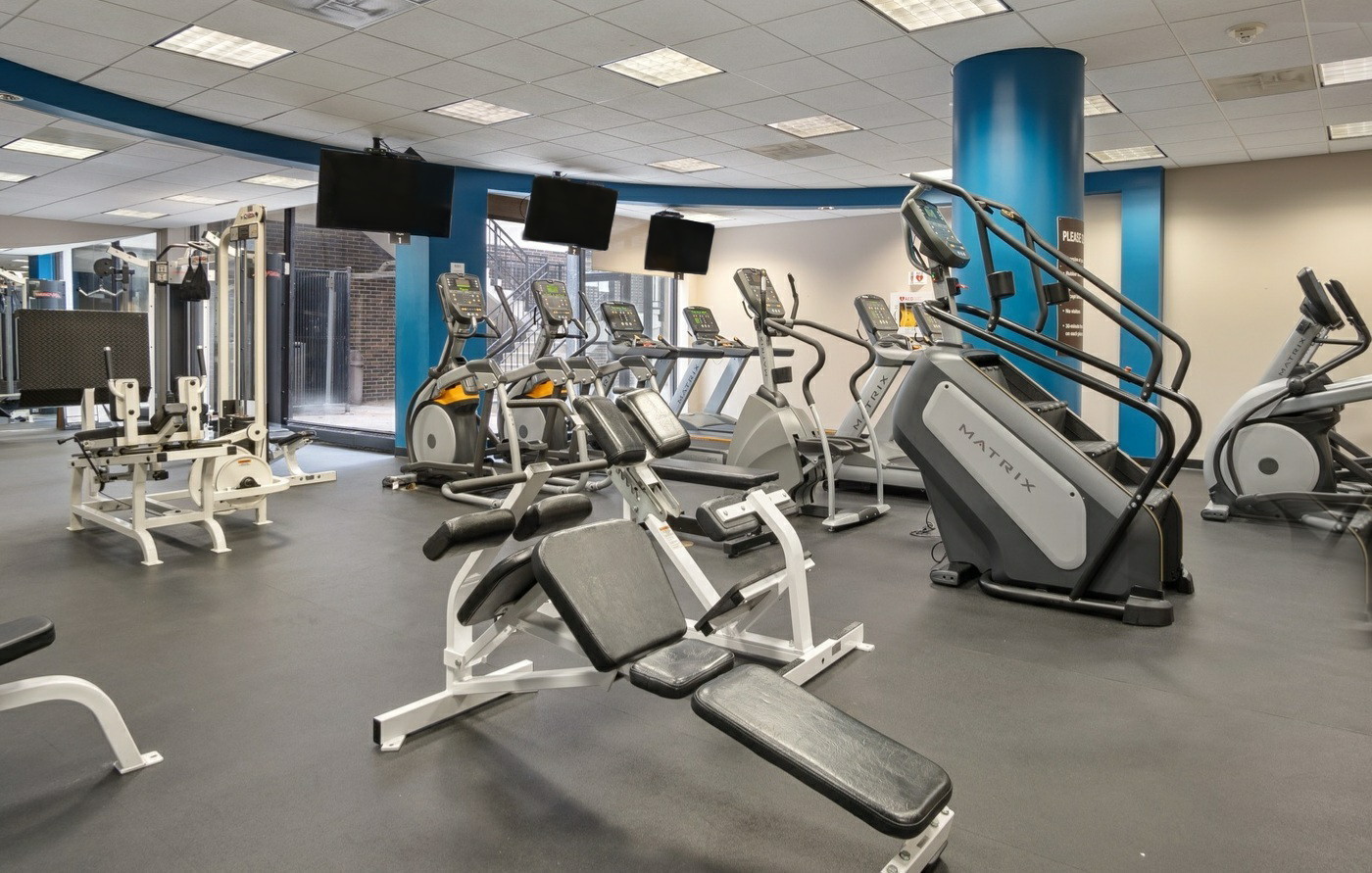 260 E Chestnut St, Chicago, IL 60611 - Photo 8 of 17