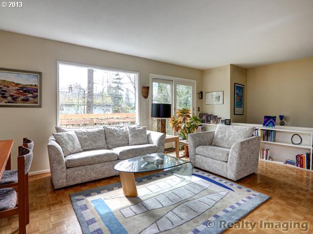 3536 Southwest Hamilton Court Portland, OR 97221 - Photo 4 of 15 Gallery Image 4